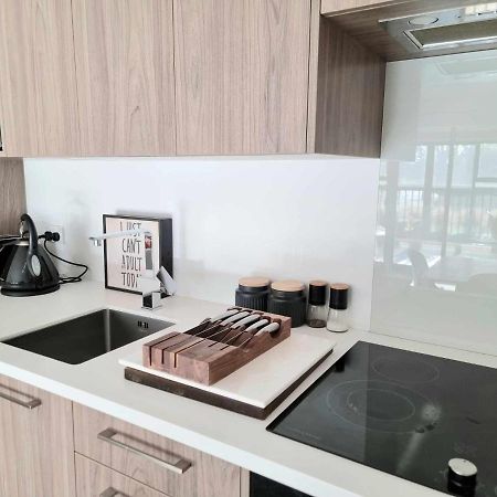 Modern 1 Bedroom Apartment Across From Hagley Park Christchurch Dış mekan fotoğraf