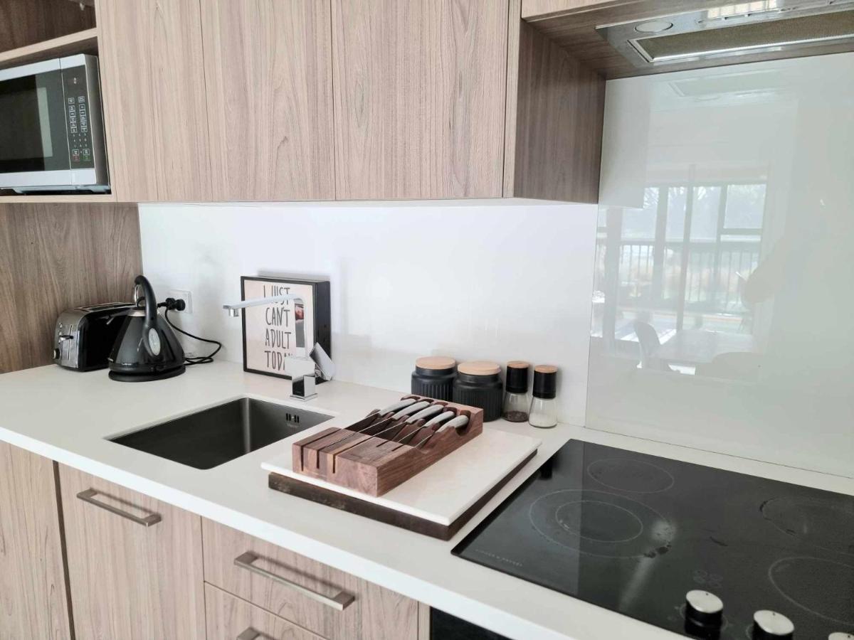 Modern 1 Bedroom Apartment Across From Hagley Park Christchurch Dış mekan fotoğraf